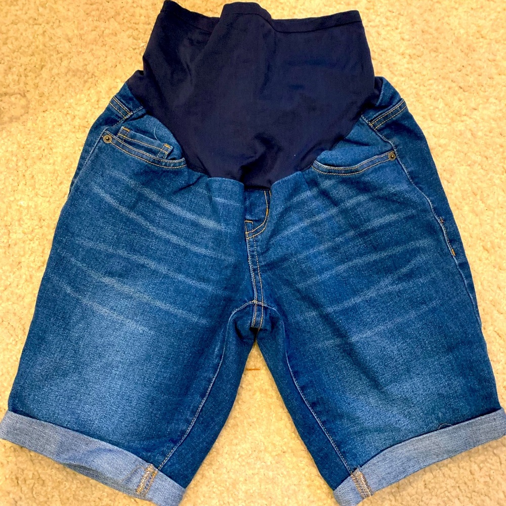 Maternity jean shorts 👖👶🏻